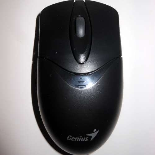 全新 Genius KB 600 無線Mouse Combo Set (剩得滑鼠)!