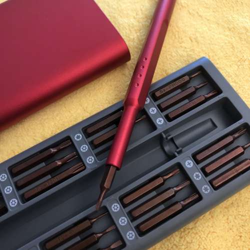 48-In-1 Precision screwdriver Kit Multi-Purpose Magnetic Bits with Aluminum case