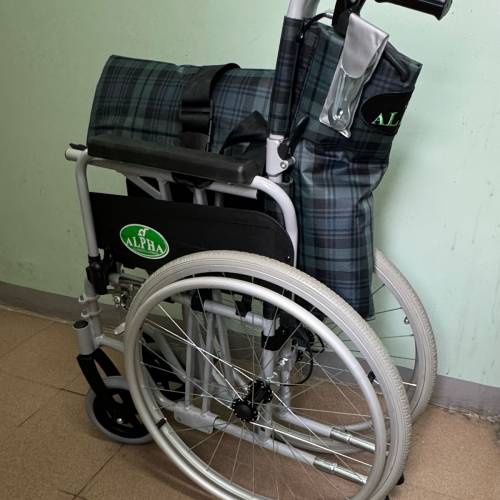 九成新不鏽鋼輪椅