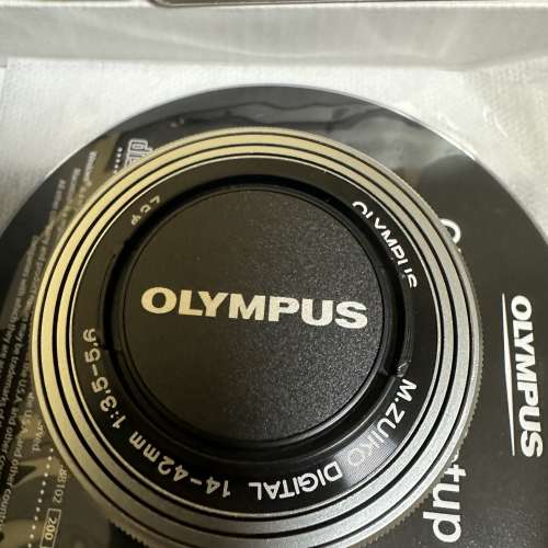 OLYMPUS PEN E-PL8