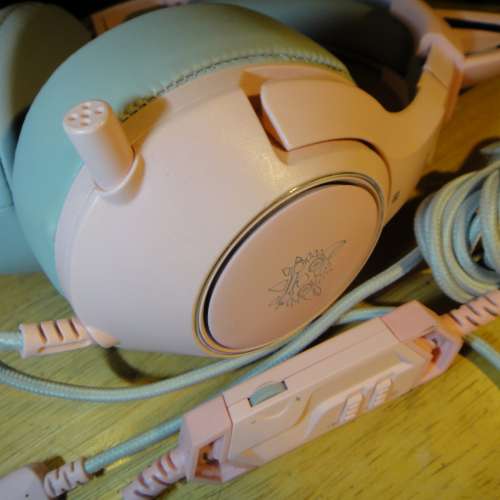 ONIKUMAK9-USB71 7.1聲道電競級(RGB) 耳機麥克風 粉紅色