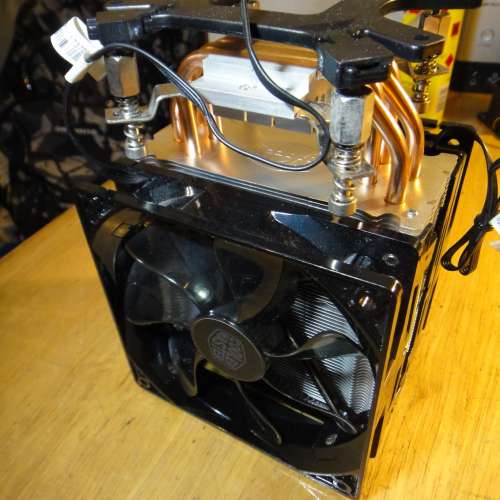 Cooler Master 雙風扇 發光 CPU散熱器