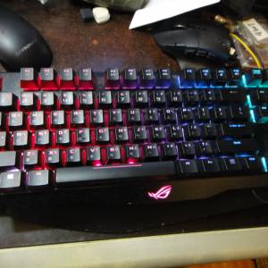 ASUS 華碩 RGB 機械式電競鍵盤 - M802