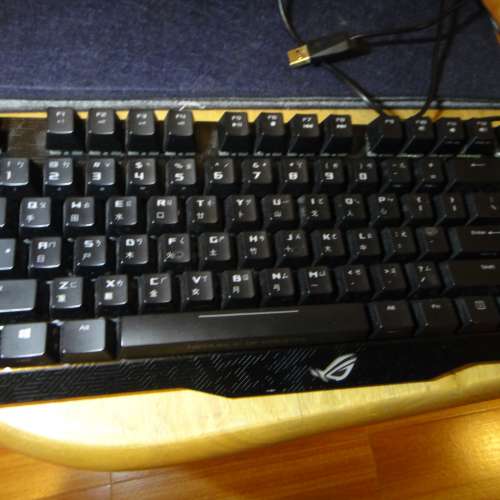 ASUS 華碩 RGB 機械式電競鍵盤 - M802