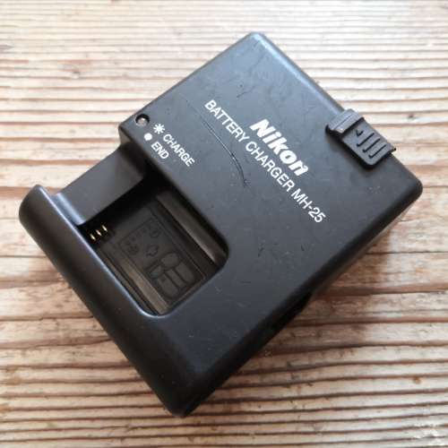 Nikon Battery Charger MH-25