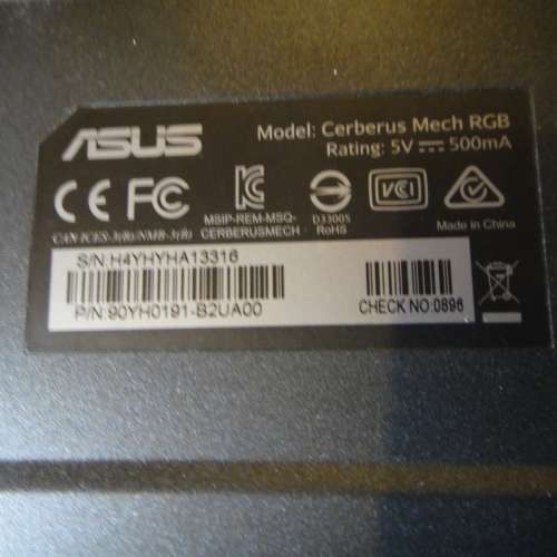 ASUS Cerberus Mech RGB 機械遊戲鍵盤