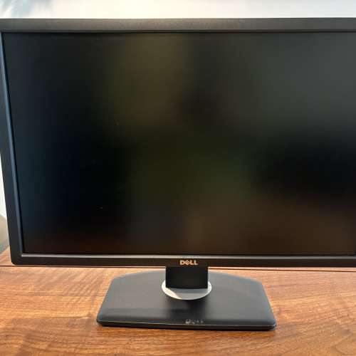 Dell 24 inch LCD monitor 90% low usage