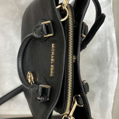 Michael Kors 荔枝紋皮防刮兩用三層可手提/斜背袋