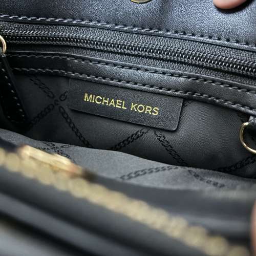 Michael Kors 荔枝紋皮防刮兩用三層可手提/斜背袋