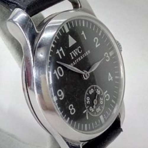 IWC (萬國錶) hand-winding 綱腕錶