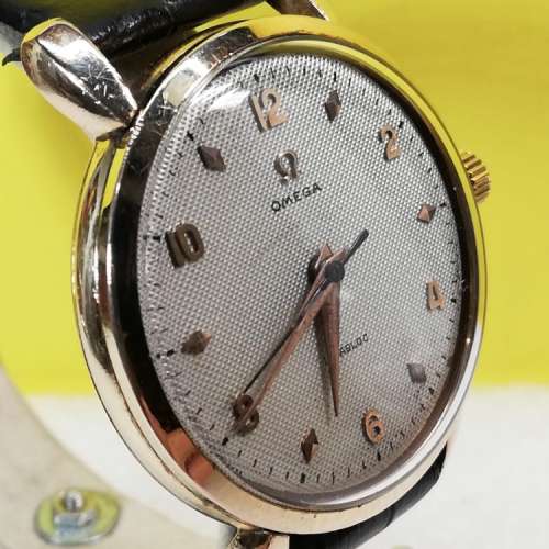 Vintage Omega hand-winding 機械上鏈腕錶