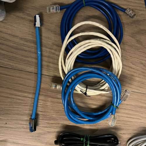 各類線材 (Lan / Aux / Microusb / Sata / Esata)