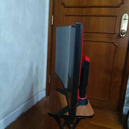 HKC 27&rdquo; LED 144Hz 曲Monitor