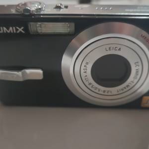 LUMIX FX7