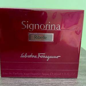 香水 Salvatore Ferragamo / Singnoria Ribelle