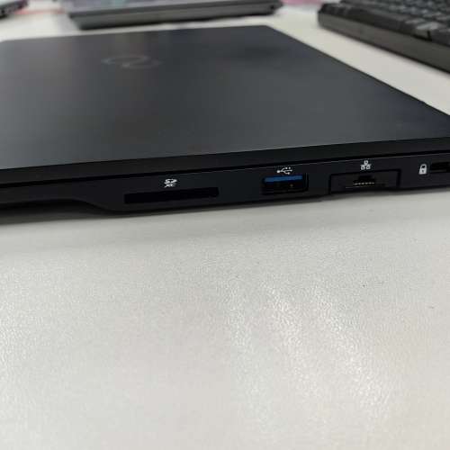 Fujitsu U939 超輕notebook