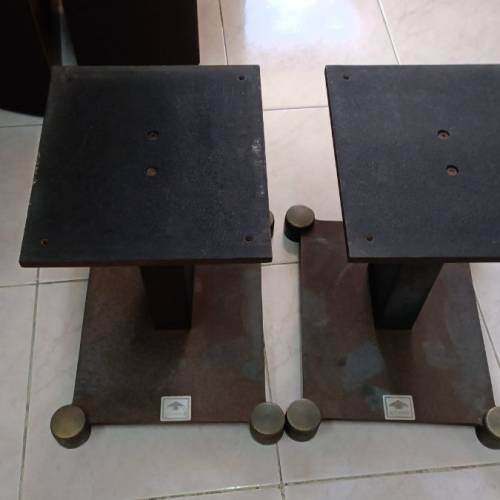 經典中古JVC500，外表企理，冇咩大傷痕，歡迎試音，連鉄腳架出售$1300