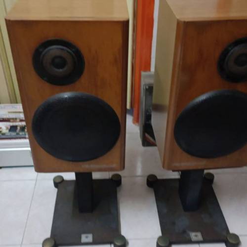 經典中古JVC500，外表企理，冇咩大傷痕，歡迎試音，連鉄腳架出售$1300