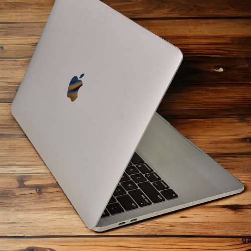 末代intel高配 Macbook Pro 13” i7/32GB RAM/1T SSD Silver