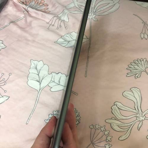 Black - Full set 99% new iPad mini 5 64gb WiFi only one month war