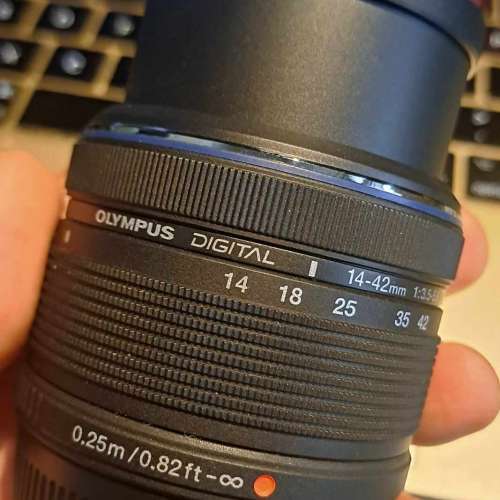 Olympus M.ZUIKO DIGITAL 14-42mm 1:3.5-5.6  &37
