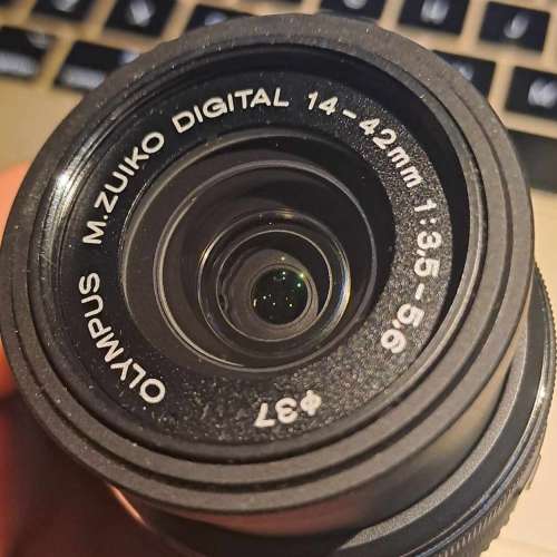 Olympus M.ZUIKO DIGITAL 14-42mm 1:3.5-5.6  &37
