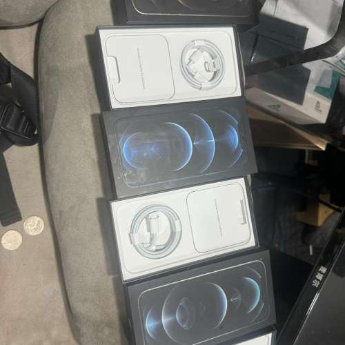 出售: iPhone 12 Pro Max Box with USB-C to lightning