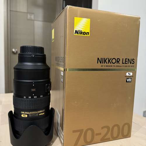 新淨Nikon 70-200 f2.8 VR2 (小黑六）行貨連盒