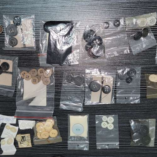 超過200粒 衫褲鈕 按扣 塑料 塑膠 特殊 特別設計 服裝 道具 美術指導 襯衫 上衣 西...