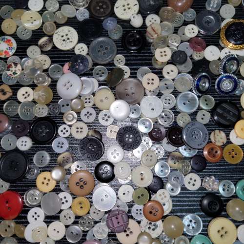 超過200粒 衫褲鈕 按扣 塑料 塑膠 特殊 特別設計 服裝 道具 美術指導 襯衫 上衣 西...