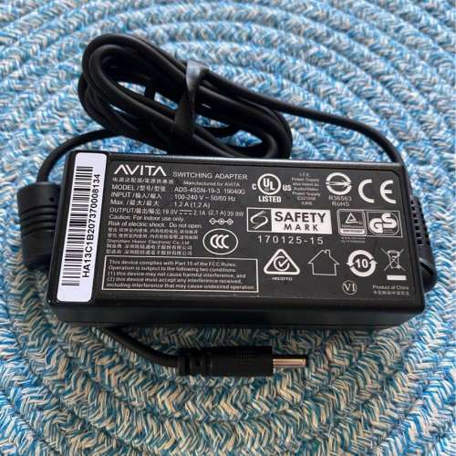 有Office👍🏻/全新‼️/Avita- i5-10代 Window Tablet/ 4GB Ram/512GB SSD