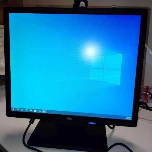 Fujitsu E19-6 19 inch LCD monitor