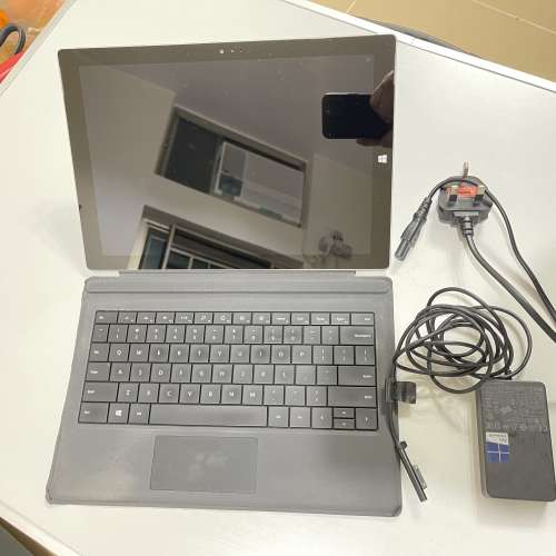 Microsoft Surface Pro 3 4GB 128 GB 連keyboard