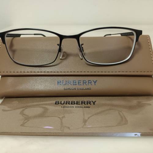 全新新款英國名牌 “Burberry”（中性）眼鏡框 🤓