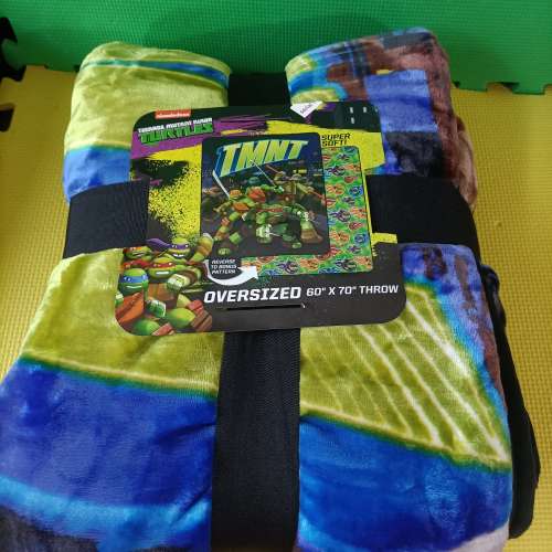 全新正版卡通珊瑚絨被(料很厚實、柔軟)