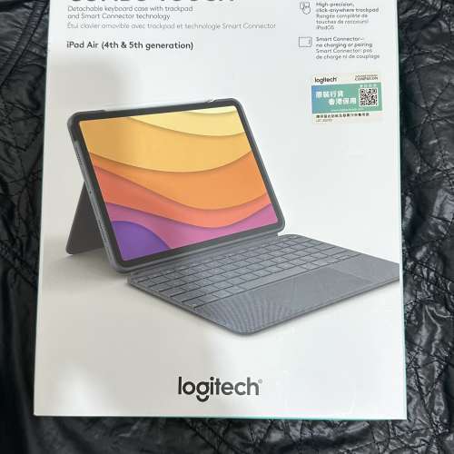 幾乎全新 Logitech Combo Touch keyboard (for iPad Air 4th and 5th gen ) 行貨 有...