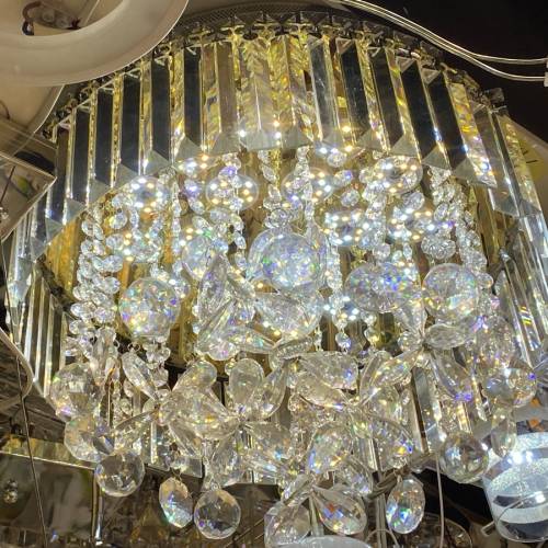 觀塘燈飾結業， 一件不留