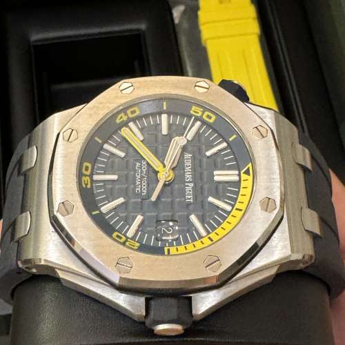 Audemars Piguet Royal Oak Offshore Diver - Very good condition / full set