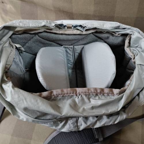 Mont-bell & Lowepro 相機袋