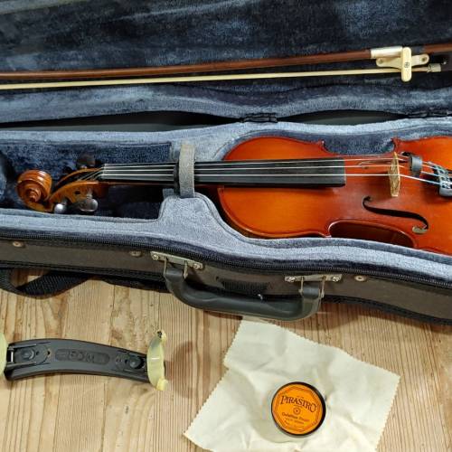 1/4 size violin