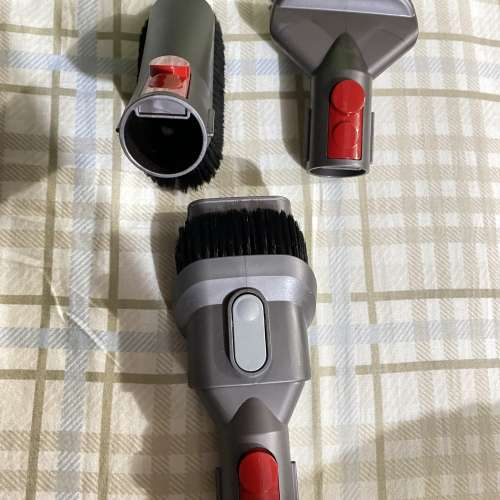 Dyson 原廠全新吸頭3個， 軟質毛刷，二合一細縫，頑固污跡刷 Dyson V7 V8 V10 V11 ...