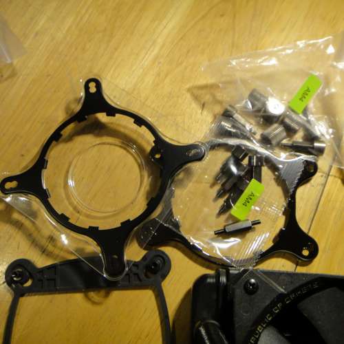 ASUS ROG Ryuo 120 一體式 CPU 水冷散熱器