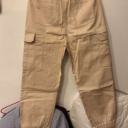 全新卡其色長褲 中碼