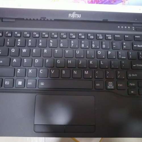 (日本製) FUJITSU FMV MH 14 (I5-1235U 16GB RAM 512GB NVMe SSD) (1.13kg)