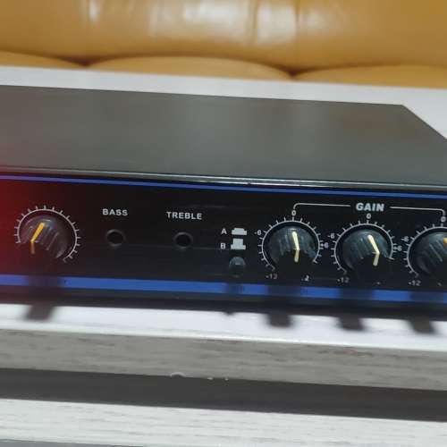 咪頭前級混音器一部