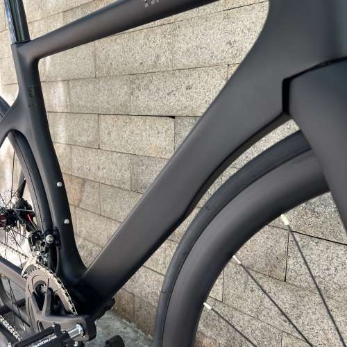 特價現貨 50碼 黑色 2023 新款 TWITTER T8 24速 碳把 碟剎桶軸碳纖維公路車 送水架...