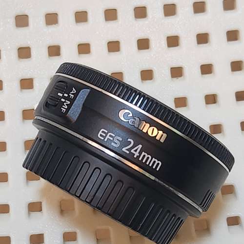 Canon EF-S 24mm f/2.8 STM