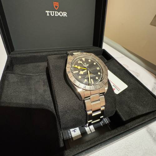 Tudor black bay pro 全新全套 24年1月卡 69折出售