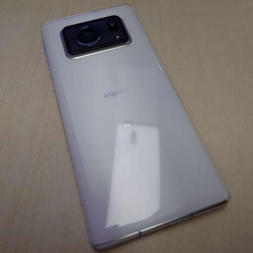 Sharp Aquos R6 平玩 Sony Xperia PRO I 1 吋感光元件 ( Leica LEITZ PHONE 1 兄弟機)