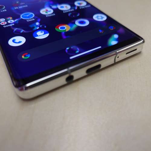 Sharp Aquos R6 平玩 Sony Xperia PRO I 1 吋感光元件 ( Leica LEITZ PHONE 1 兄弟機)